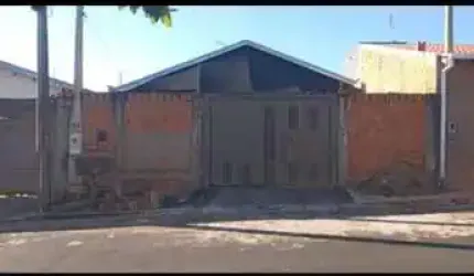Casa para Venda em Araraquara, Jardim Jacarandá, 2 dormitórios, 1 banheiro, 2 vagas