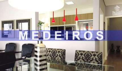 LINDÍSSIMA CASA À VENDA NO VILLAGGE MEDEIROS - PROJETADA POR DESIGNER DE INTERIORES