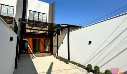 Casa com 3 quartos à venda na Rua Edgar Klein, --, Costa e Silva, Joinville por R$ 690.000