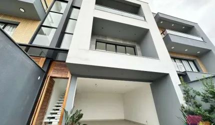 Casa com 3 quartos à venda na Rua Irani, --, Floresta, Joinville por R$ 858.000