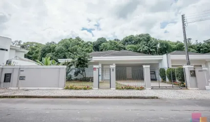 Casa com 4 quartos à venda na Rua Werner Brietzig, --, América, Joinville por R$ 1.790.000