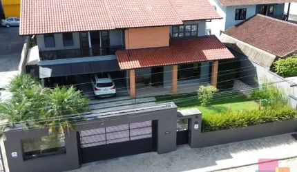 Casa com 3 quartos à venda na Vênus, --, Santo Antônio, Joinville por R$ 2.100.000