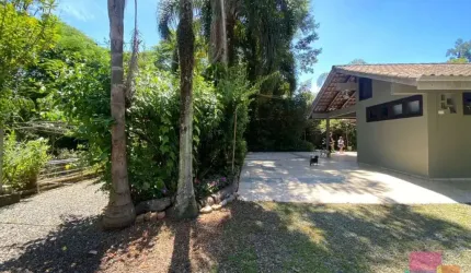 Casa com 5 quartos à venda na Rua Aubé, --, Boa Vista, Joinville por R$ 2.650.000