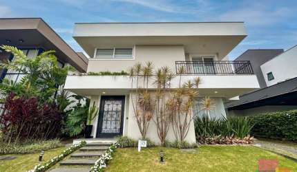Casa em condomínio fechado com 3 quartos à venda na Estrada Blumenau, --, Vila Nova, Joinville por R$ 2.366.000