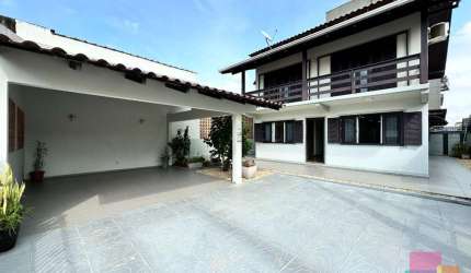 Casa com 4 quartos à venda na Pedro Policarpo da Silva, --, Centro, Barra Velha por R$ 1.200.000