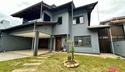 Casa com 5 quartos à venda na Rua Doutor Gerkes de Sellos Rocha, --, Santo Antônio, Joinville por R$ 1.450.000