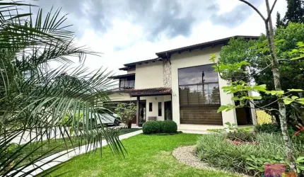 Casa com 4 quartos à venda na Rua Itapiranga, --, Saguaçu, Joinville por R$ 1.950.000
