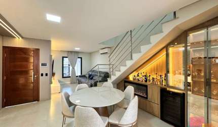 Casa com 3 quartos à venda na Rua Erwino Kieper, --, Atiradores, Joinville por R$ 1.280.000