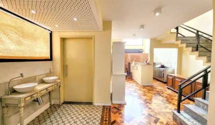 Incrível sobrado comercial de 220m² em uma das melhores localizações de São Bernardo do Campo/SP!