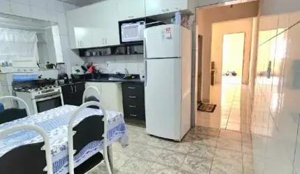 4 casas em um terreno de 213m² à venda no bairro Vila Luzita em Santo André/SP!