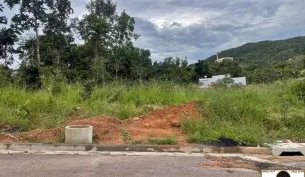 Lote no Setor Mansões Recanto da Serra Igreja da Salete.