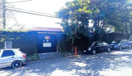 Casa Térrea para Locação em Mogi das Cruzes, Vila Horizonte, 5 dormitórios, 2 suítes, 4 banheiros, 6 vagas