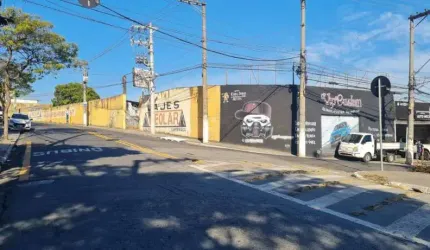 TERRENO COM BENFEITORIAS - IDEAL PARA INVESTIDORES E CONSTRUTORAS