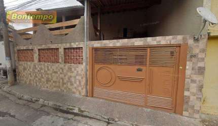 EXCELENTE CASA À VENDA