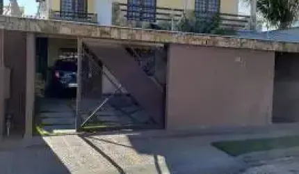 Sobrado para venda tem 260 metros quadrados - Londrina - PR