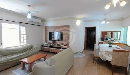 Excelente casa para venda no Alto Paraiso com 3 quartos sendo 1 suíte, piscina, 2 vagas de garagem