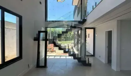 Casa Sobrado com 5 suítes à venda no condomínio Residencial Vale Florido
