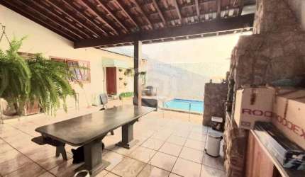 CASA 3 DORMITORIOS./SENDO 1 SUITE/ SALA/COZINHA/ÁREA DE SERVIÇO/ESCRITORIO