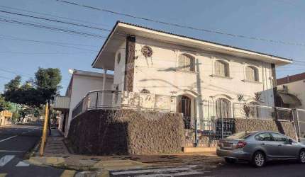 Prédio comercial de esquina | Disponibilidade para 10 ou 16 salas | excelente localização
