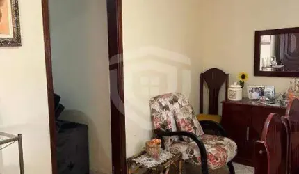 Casa a venda no Jardim Araruna, com 3 quartos, 2 salas e duas vagas de garagem.