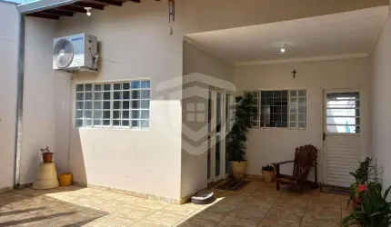 Casa para locação no Alto Paraiso, com 3 quartos sendo 1 suíte, 1 sala, 2 ambientes e 2 vagas de garagem