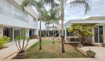 Casa para alugar no Condomínio Tivoli ll com 3 suítes 535m².