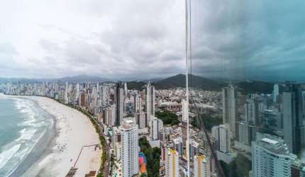 Apartamento para alugar no bairro Pioneiros - Balneário Camboriú/SC