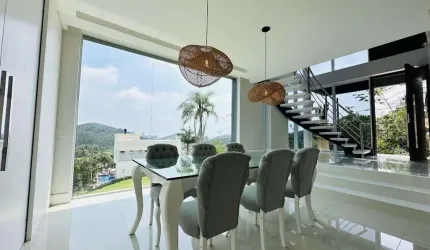 Casa para alugar no bairro Ariribá - Balneário Camboriú/SC