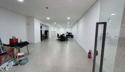 Sala para alugar no bairro Centro - Balneário Camboriú/SC