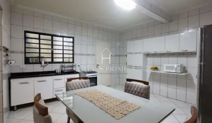 Casa à venda em Osasco, Santa Maria, com 2 quartos, com 250 m²