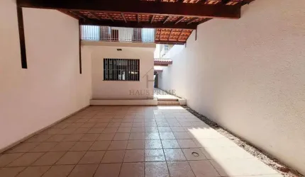 Casa à venda em Cotia, Jardim Sabiá, com 2 quartos, com 122 m²