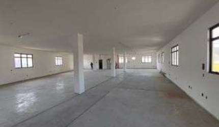 Sala Comercial de 300m² em Prédio com Elevador no Centro de Jandira com Suit (11