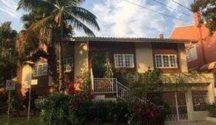 Casa Totalmente Reformada, 5 Suítes, Piscina- Residencial 3 Alphaville - com Sui
