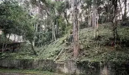 Chác. Sto Antonio - LOTE Rua Odair Martins (Rua Fechada) Alto e com Vista! - Chá