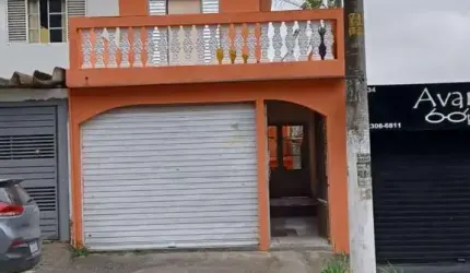 Sobrado com 3 Dormitórios, Sala, Cozinha e Ótima Localização na Av Mutinga - São