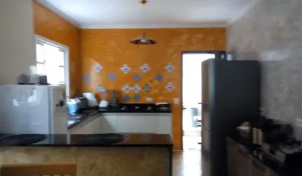 Casa com 3 dormitórios à venda, 192 m² por R$ 730.000 Contato: Suit (11) 94584-8