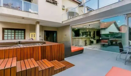 Morada dos Pinheiros - Casa com 537m², 4 Suítes, 4 Vagas e Área Gourmet Completa