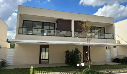 Alpha House - Casa com 152m², 3 Dorm (3 Suítes), 2 Vagas, Churrasqueira e Ótima