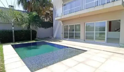 Alphaville 6 - Casa com 488m², 4 Suítes, 5 Vagas e Espaço Gourmet em Santana de