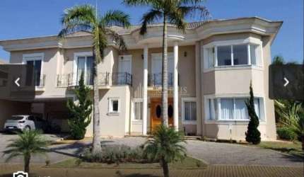 Burle Marx - Casa com 618m², 5 Suítes, 3 Vagas, Sauna e Piscina em Santana de Pa