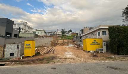 Lote com alvará de construção