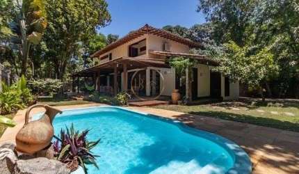 Casa 2 Dormitórios em Arraial D'Ajuda - Aluguel por R$9.000