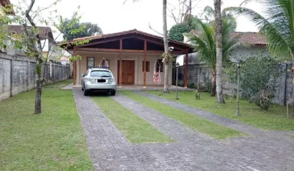 casa térrea no centro de Bertioga.
