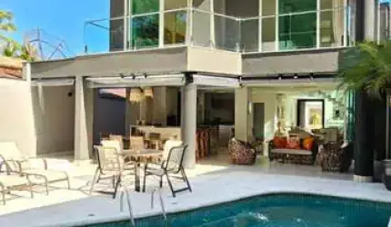 CASA EM RIVIERA DE SAO LOURENÇO.