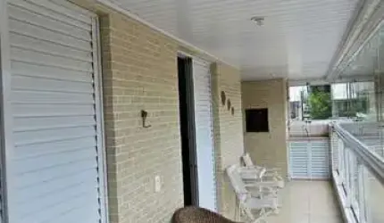 APARTAMENTO NO CENTRO DE BERTIOGA.