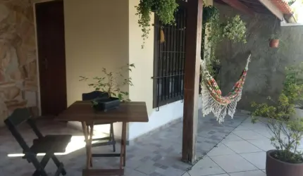 CASA NO CENTRO DE BETIOGA.