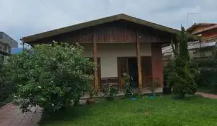 Á  CASA  VENDA, NO BAIRRO RIO DA PRAIA.