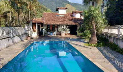 Casa com 3 dormitórios à venda, 238 m² por R$ 980.000,00 - São Francisco - São Sebastião/SP