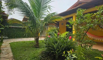 Casa com 3 Dormitórios a 100 metros da Praia do Indaiá -Bertioga-SP