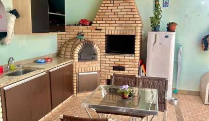 Linda casa no Condomínio Giorno Di Sole 2 com 4 dormitórios sendo 1 suíte